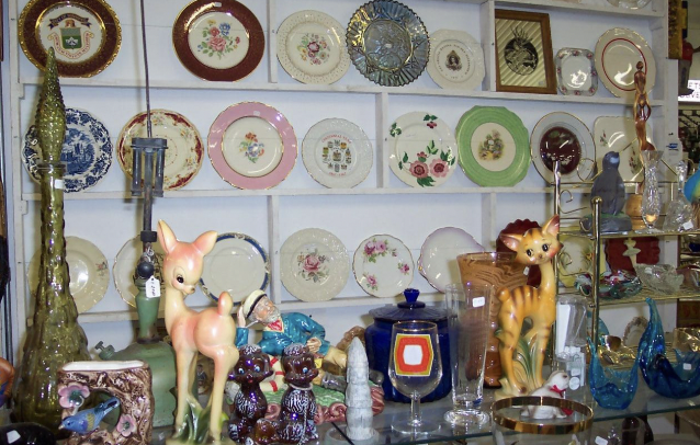 시간을 보관하는 사람 – 고물상 큐레이터의 발견