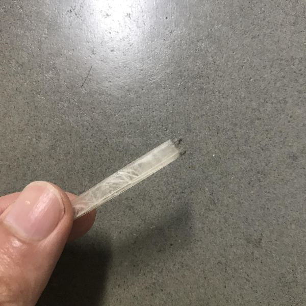 아이폰 충전 단자 내부 먼지 제거