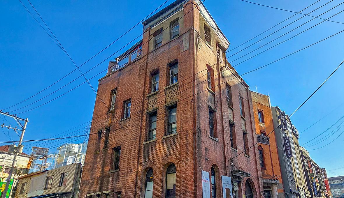 모퉁이 극장 외관 사진