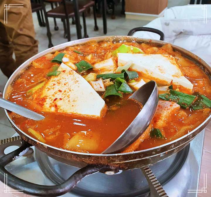 이만기 동네한바퀴 곰치국 묵은지 곰치김치국 해장국 강원 양양 맛집 소개