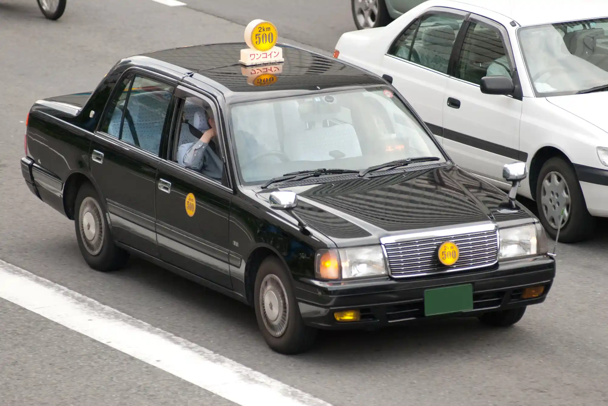 신사이바시 역에서 오사카 성까지 택시로 편리하게 이동하세요!