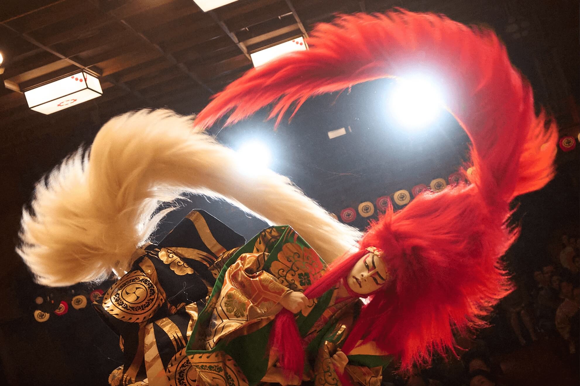 아버지 한지로와 함께 가부키 무대에 오른 슌스케