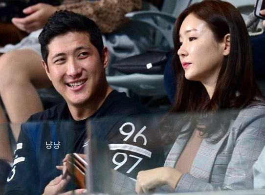황재균 공서영