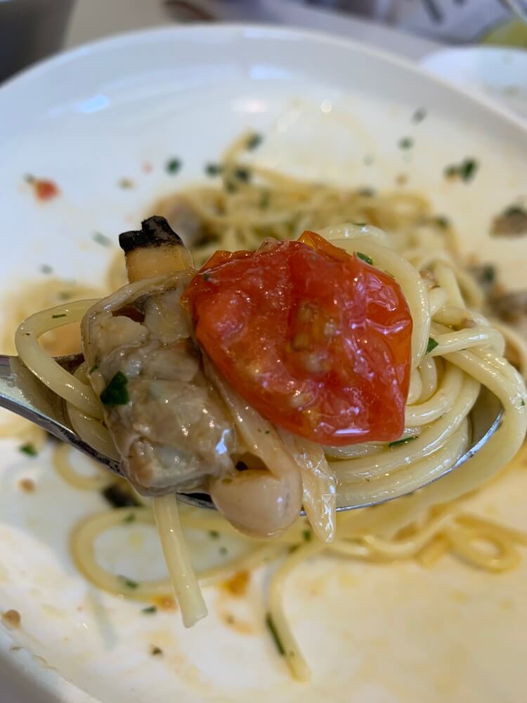 열이 가해진 토마토와 오일파스타