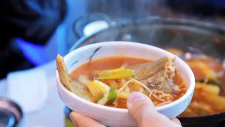 EBS 한국기행 겨울 국물 요리 미주구리 찌개 대게라면 테이크아웃 컵물회 경북 영덕 추천 소개
