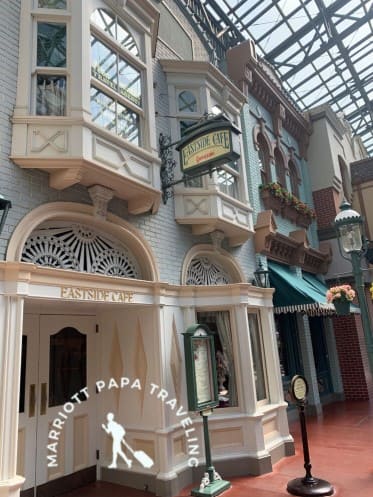 유럽풍의 건물 사진