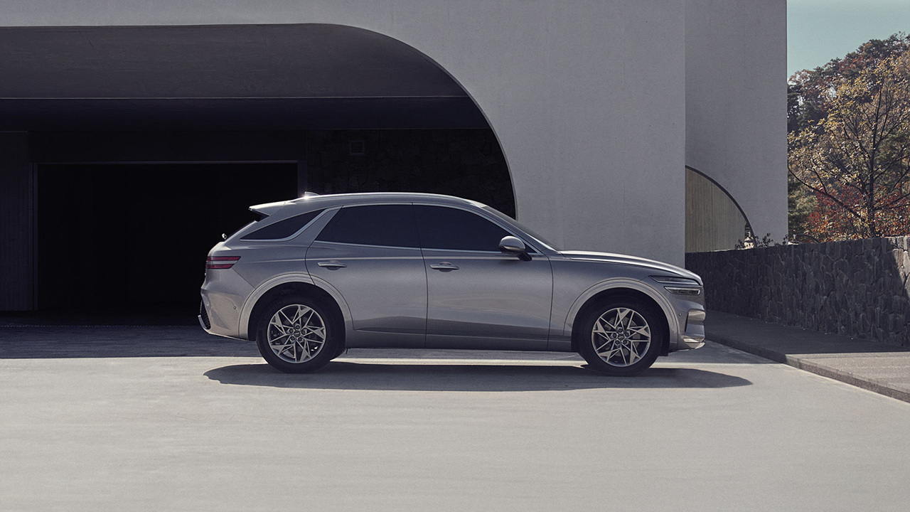 2024년형 제네시스 GV70 측면 사진