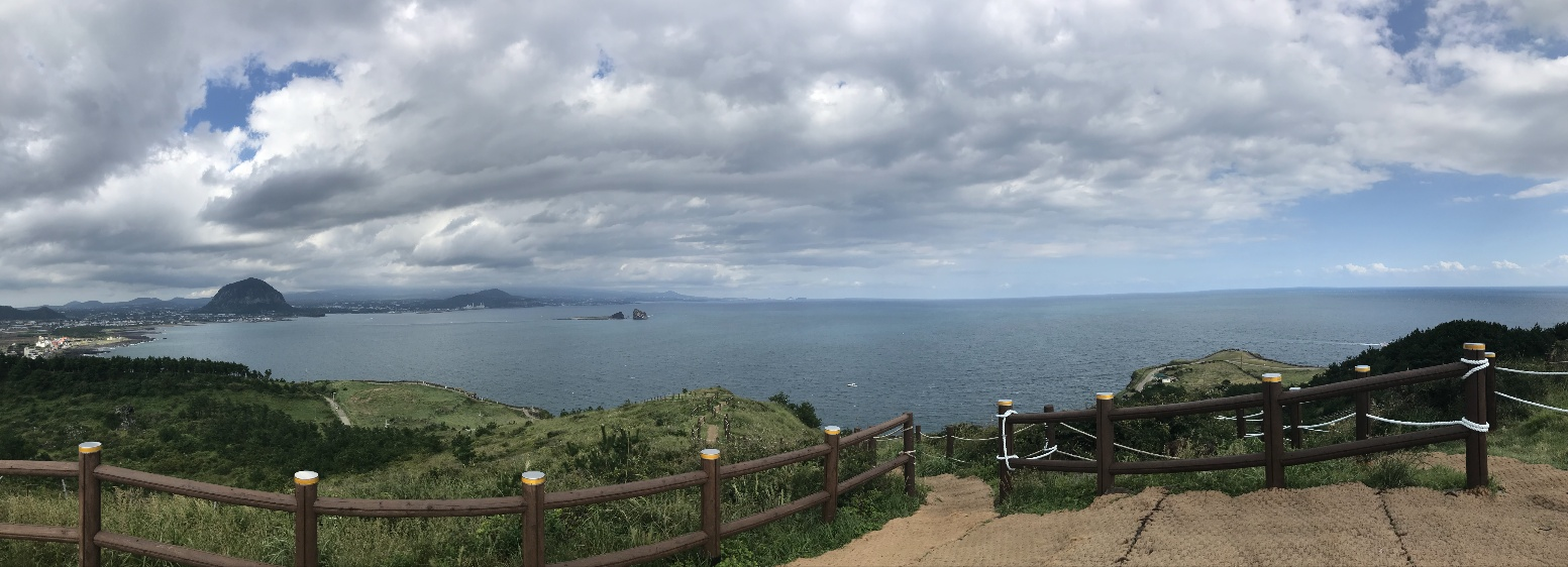 정상에서 보는 전체 전경