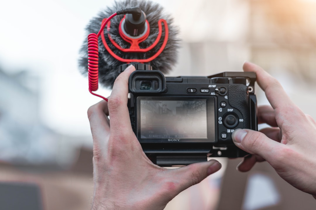 Mirrorless.