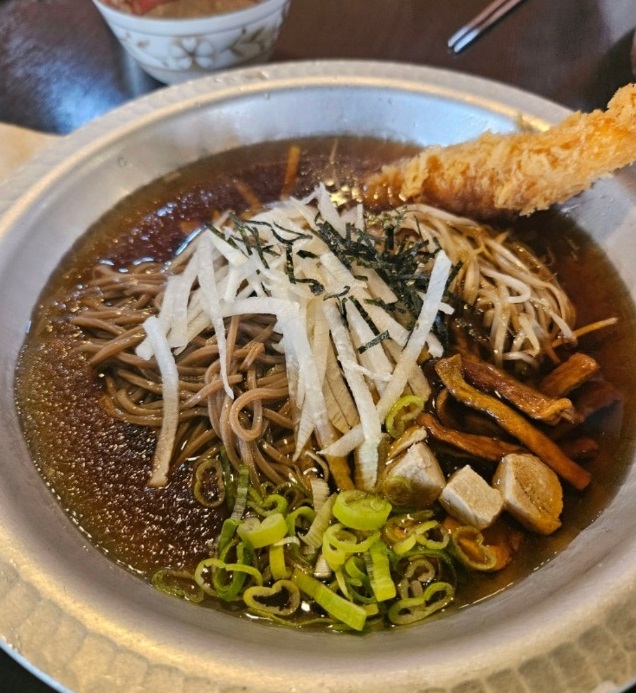 밤리단길-가츠잇