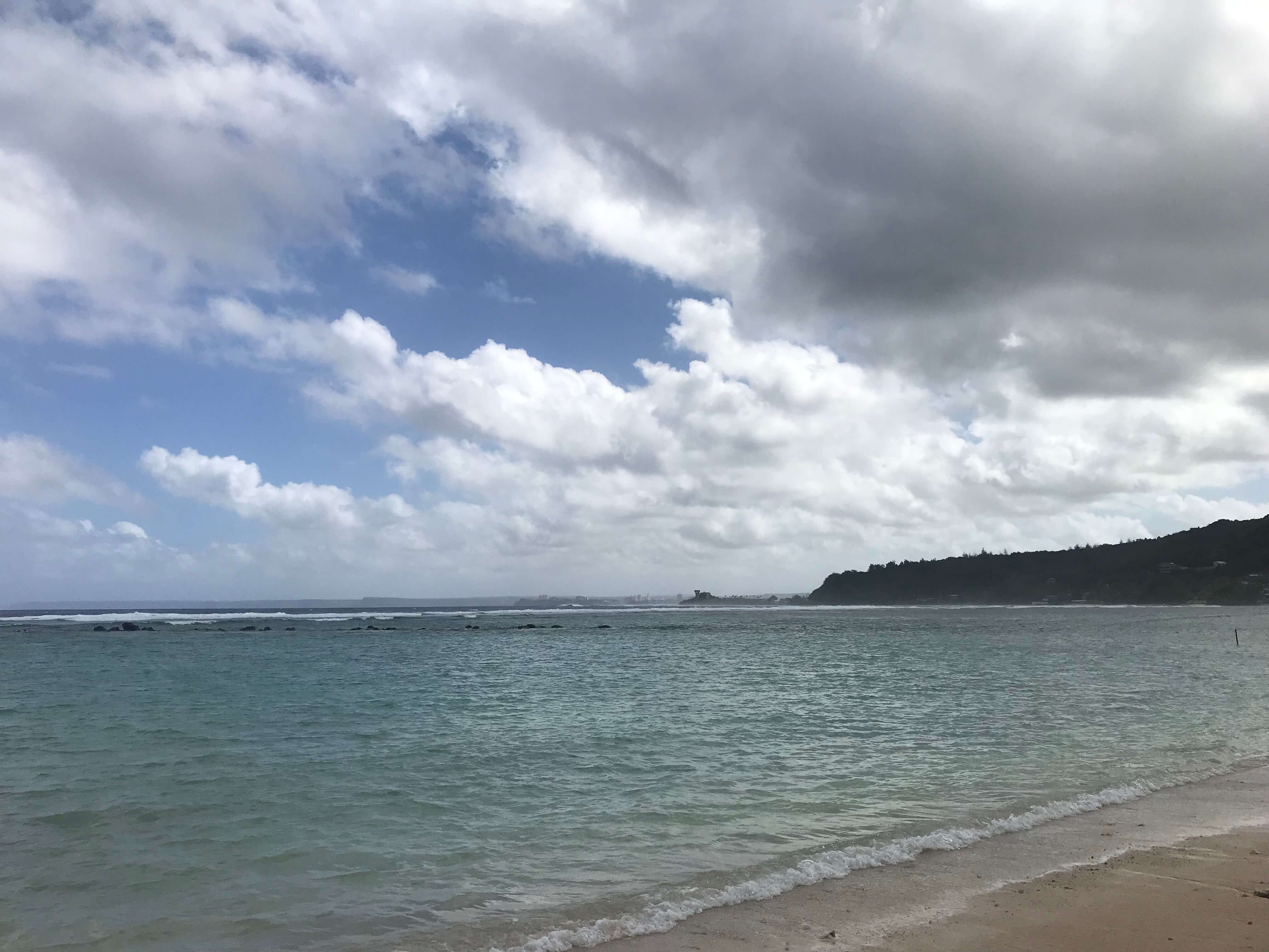 괌 태평양 전쟁 기념관 옆 해변