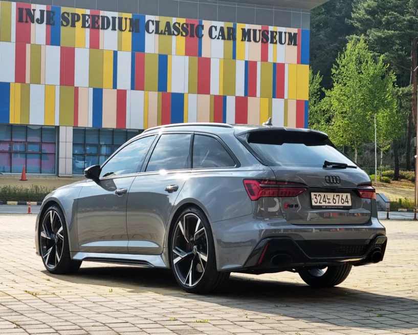 아우디 RS6 사진