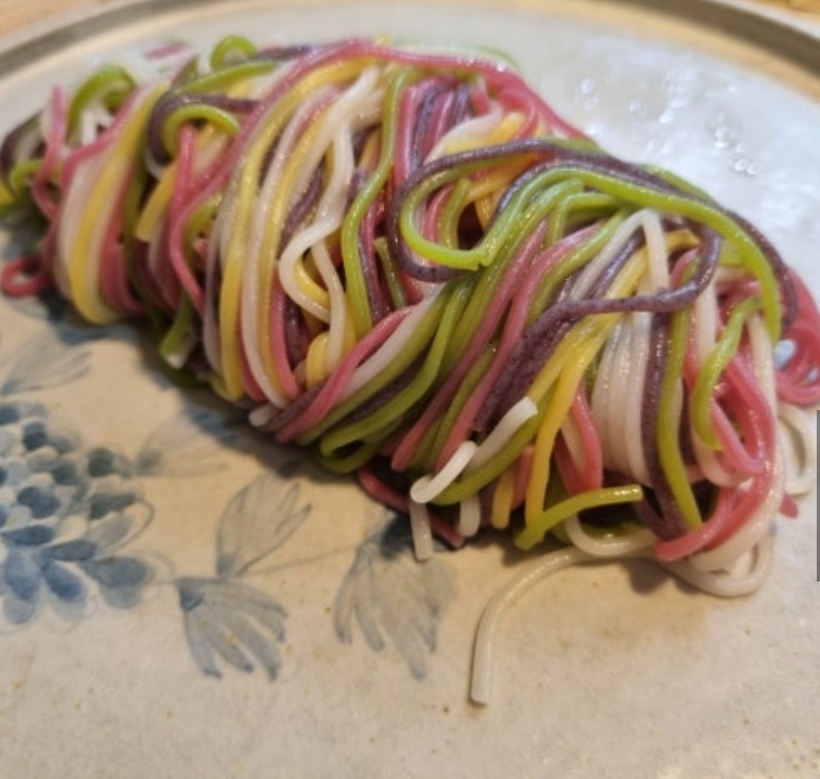 동네한바퀴-거창-오방색국수-거창한국수