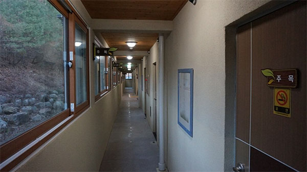 검마산자연휴양림 객실 내부 사진