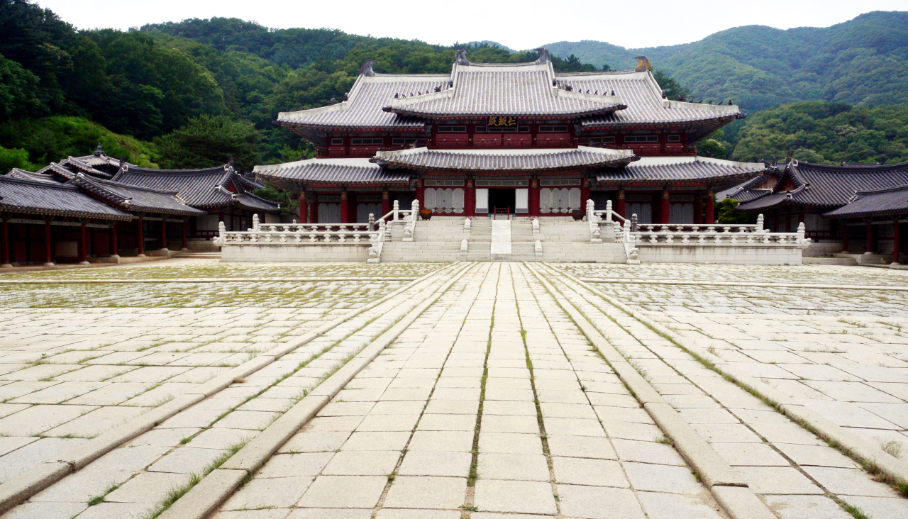 영화 정보와 상영 시간 확인하러 가기