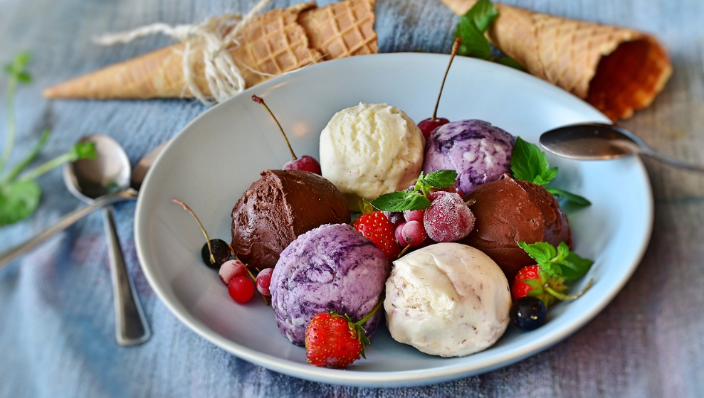 음식의 심리학: 스트레스 받을 때 왜 달콤한 것이 당길까?