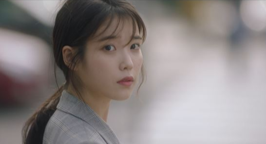 아이유-이선균-거품맥주-재회