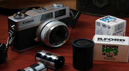 타자기와 필름카메라 – 기능이 아닌 철학으로 남는 물건들