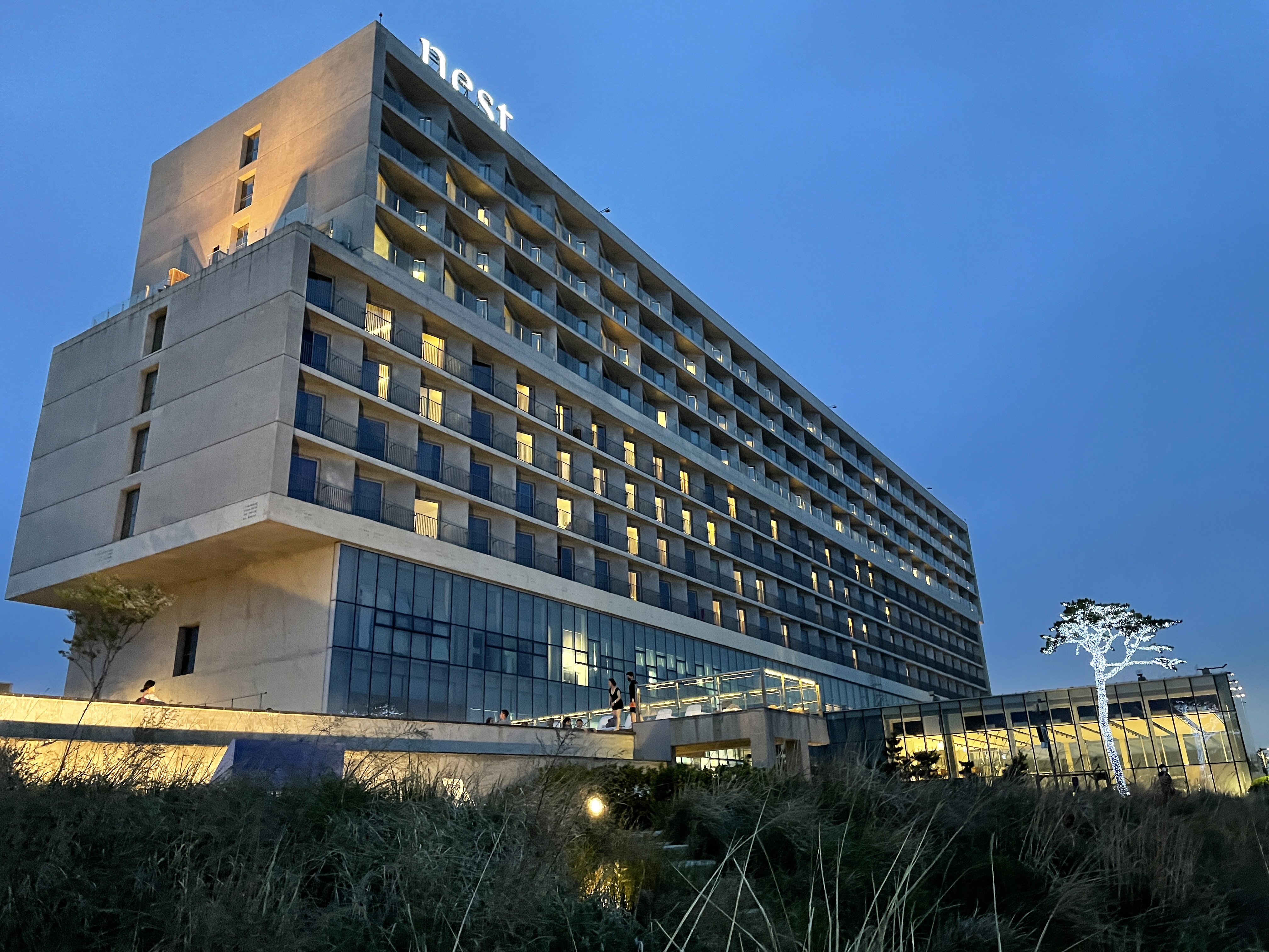 네스트호텔 전경