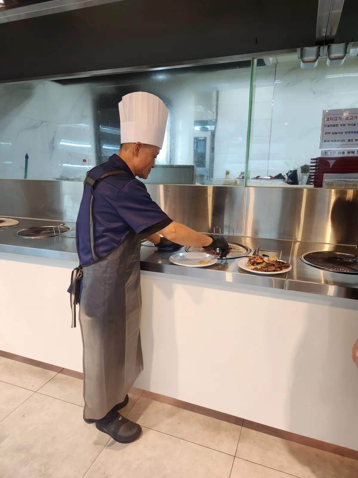 마곡-가성비-좋은-더메이드-뷔페-그릴-직원-서비스