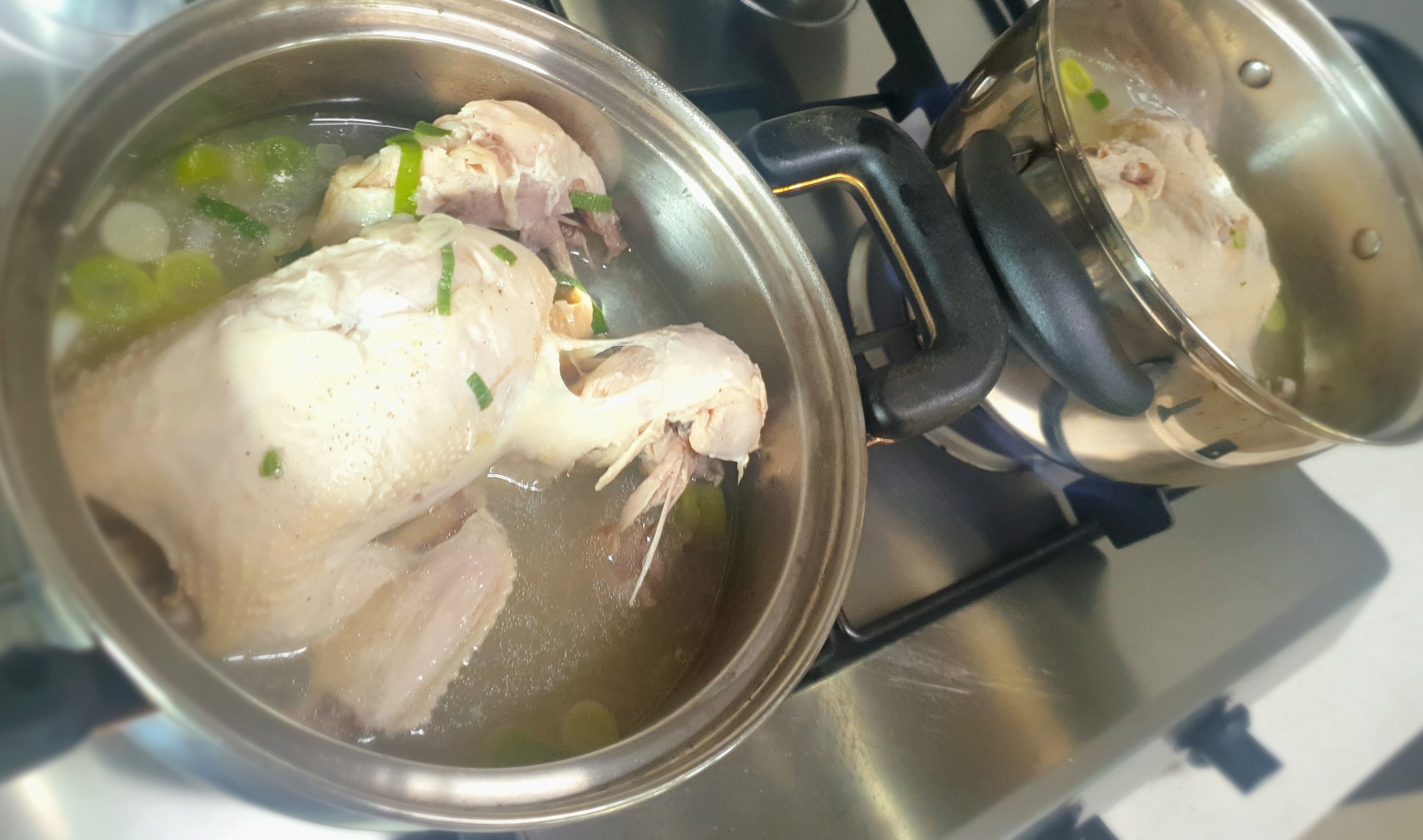 냄비에-끓여-먹었어요.