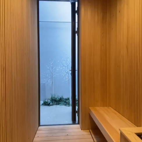 안방 안쪽에 습식 사우나실이 있어 몸이 찌뿌등 할때, 개운하게 사우나를 즐길수 있다.