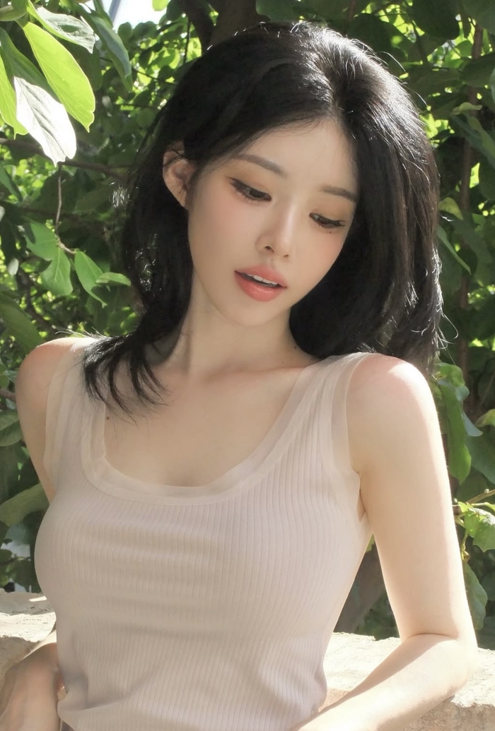 유혜원 2025년 여름 SNS 근황 이미지 첫 번째