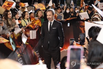 드니 벨뇌브 감독 사진