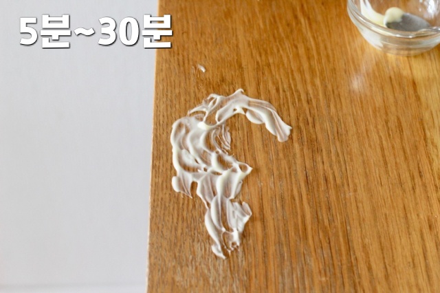 원목 식탁 얼룩제거 냄비자국, 유통기한 지난 마요네즈 활용법, 생활꿀팁 팁줌 매일꿀정보