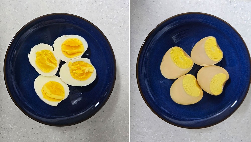 삶은 달걀(왼쪽)과 구운 달걀(오른쪽)의 색과 질감 비교