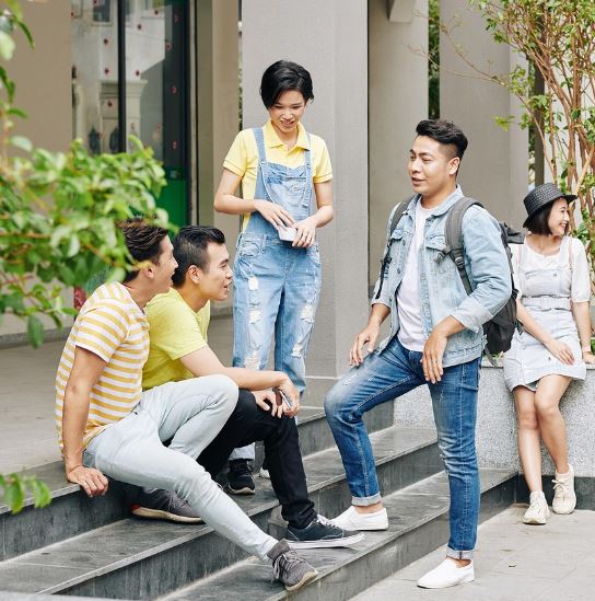 남자 대학생 패션 예시 사진