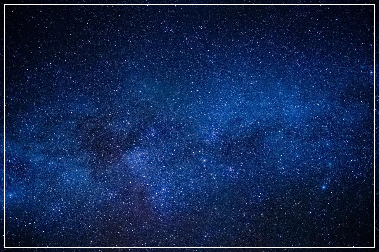 우주 끝의 물리학: 열적 죽음과 대붕괴 이론 비교