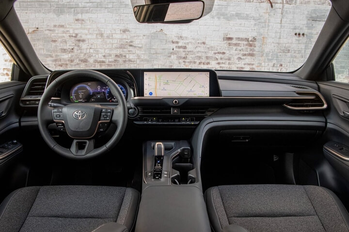 토요타 크라운 실내