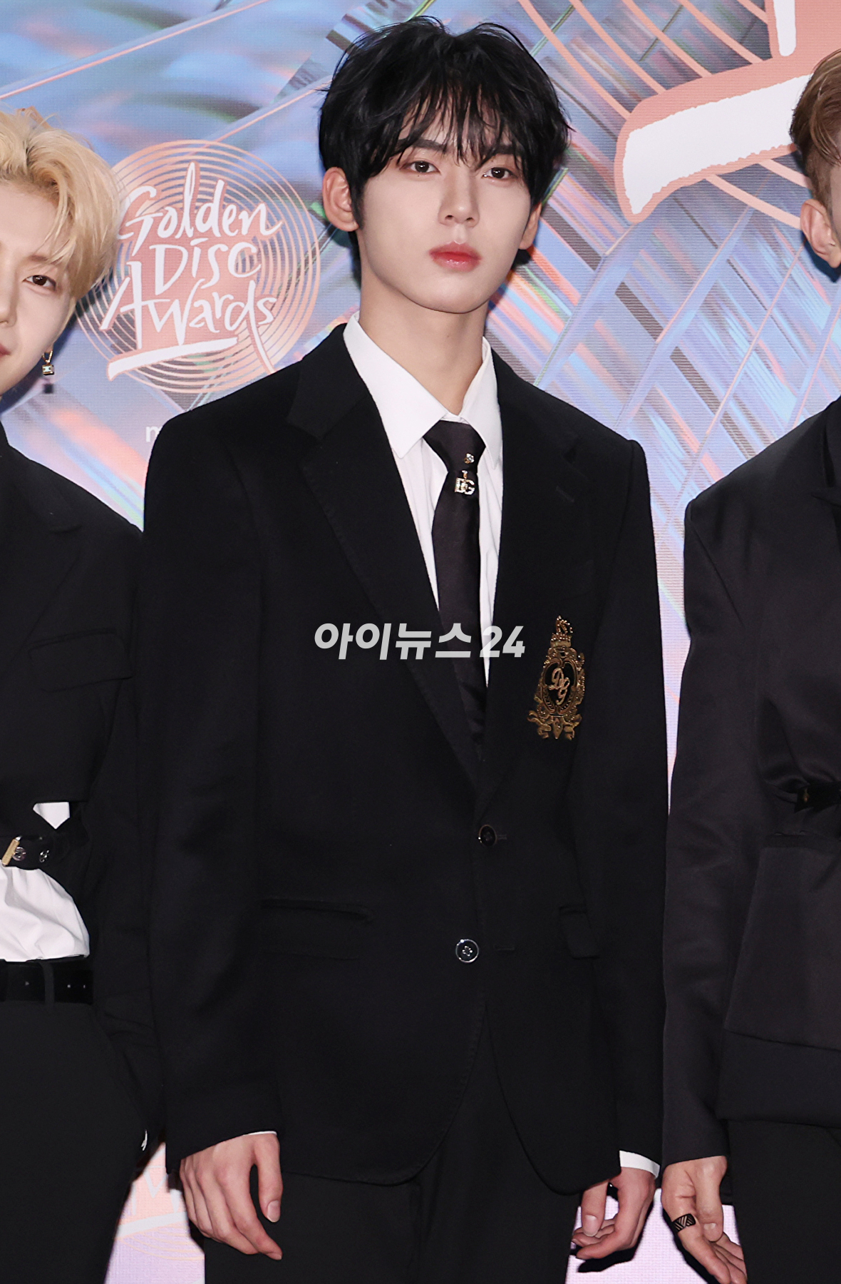 그룹 제로베이스원이 6일 오후 인도네시아 자카르타 인터내셔널 스타디움에서 열린 &#39;제38회 골든디스크 어워즈 with 만디리&#39;에 참석하고 있다. [사진=골든디스크 어워즈 사무국]