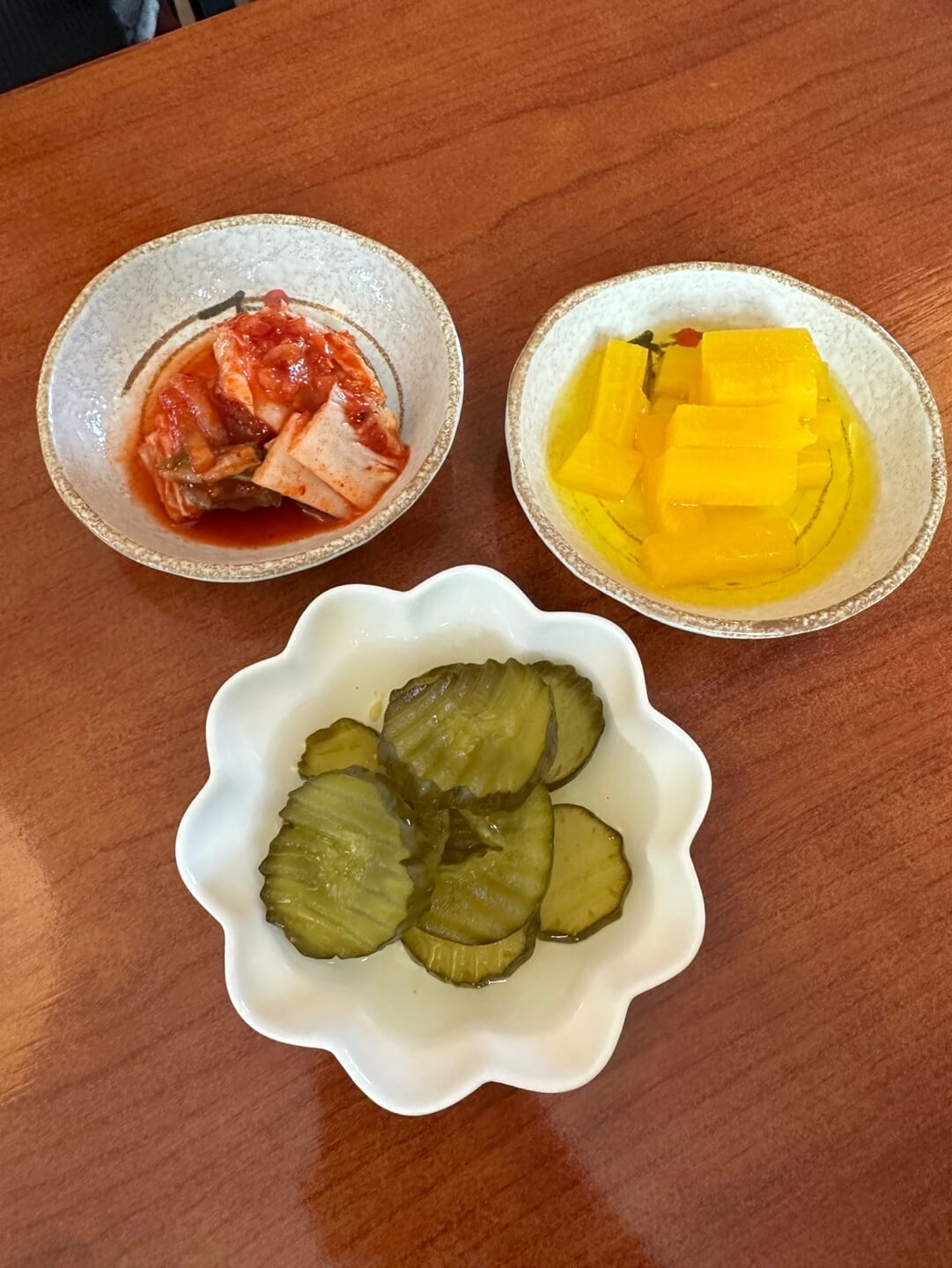 용인 돈까스 맛집 기본 반찬 구성 사진
