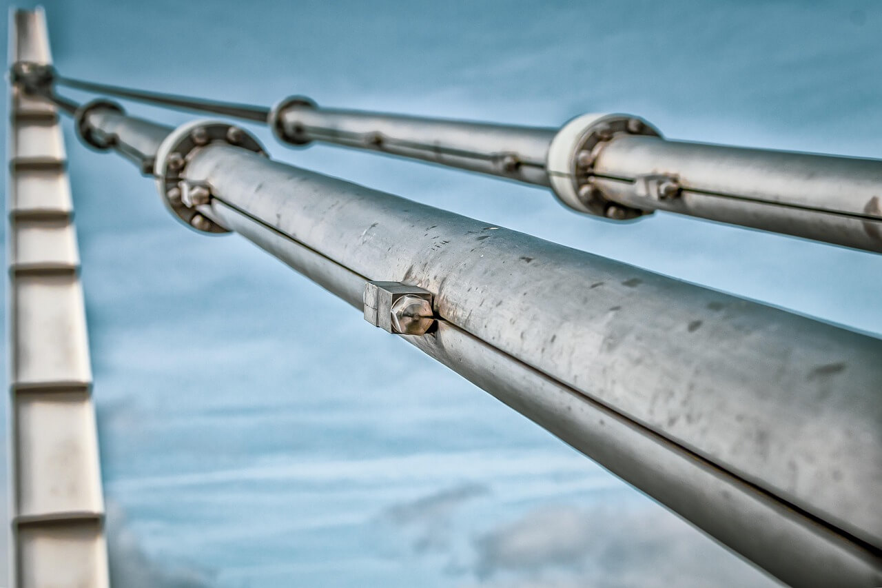 용도별로 철강 열처리가 된 제품들이 사용되고 있다.