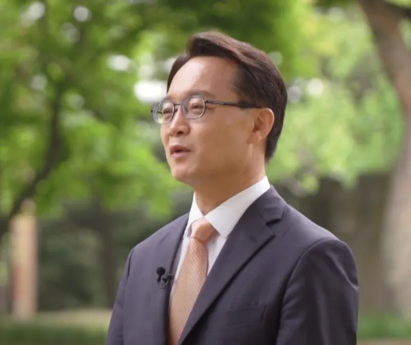 국회의원 인터뷰 사진6.webp