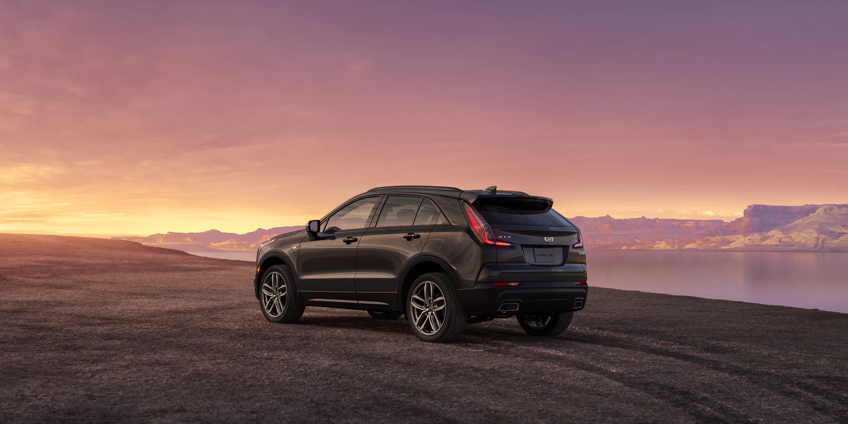 캐딜락 XT4 후면