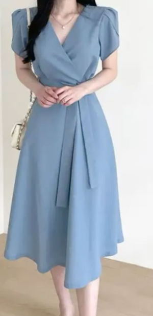 라이트블루 여름 원피스 (출처: Pinterest)