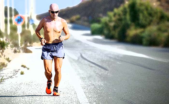 음악을들으며달리는남자