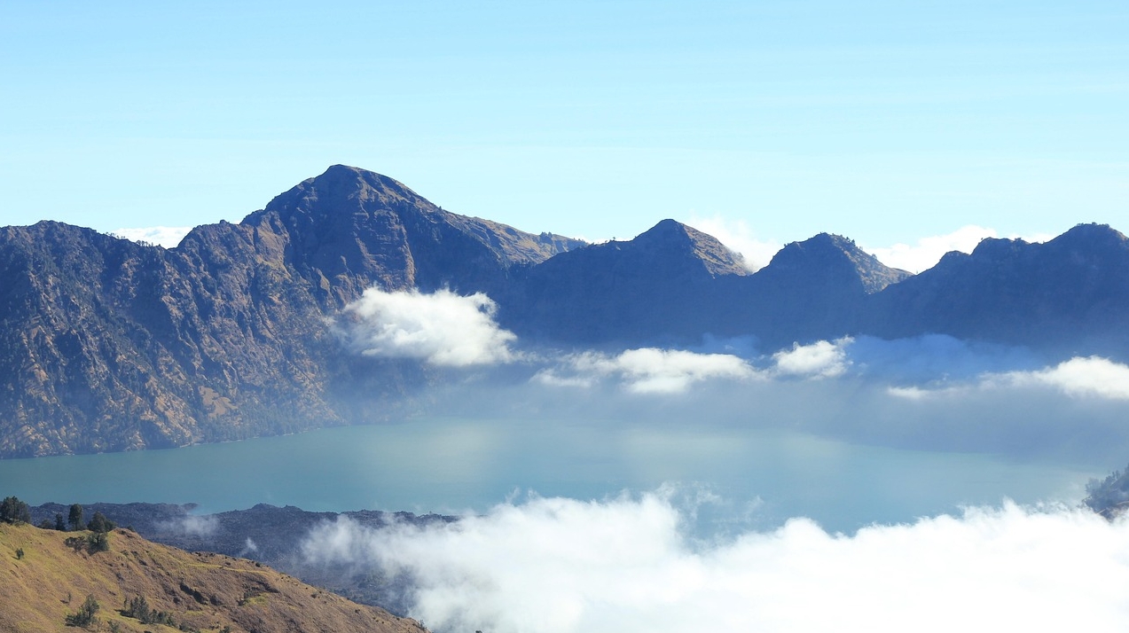 인도네시아 롬복 린자니 산 분화구 세가라 아낙 호수