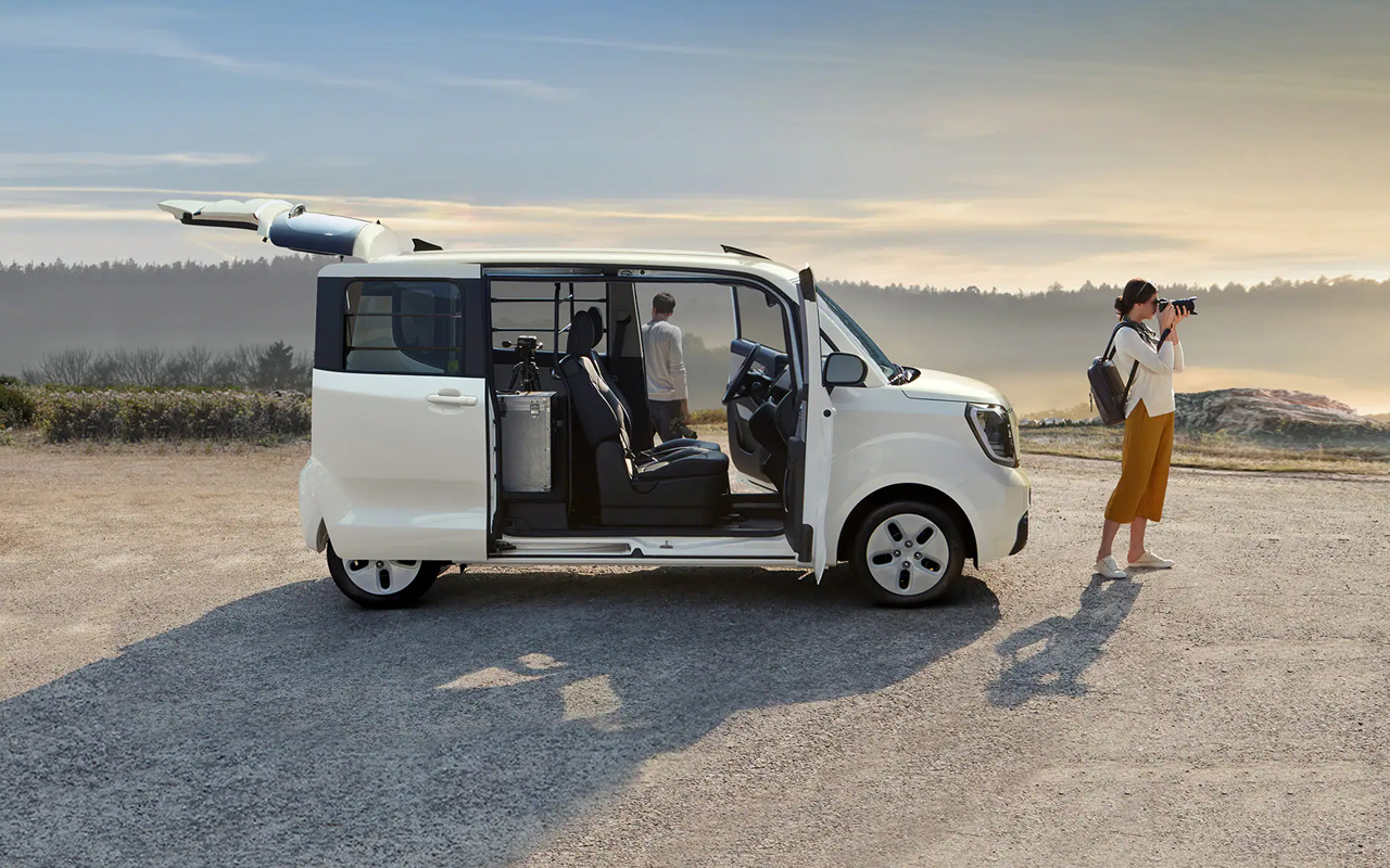 24년형 기아 레이벤 차량 측면 오픈 사진