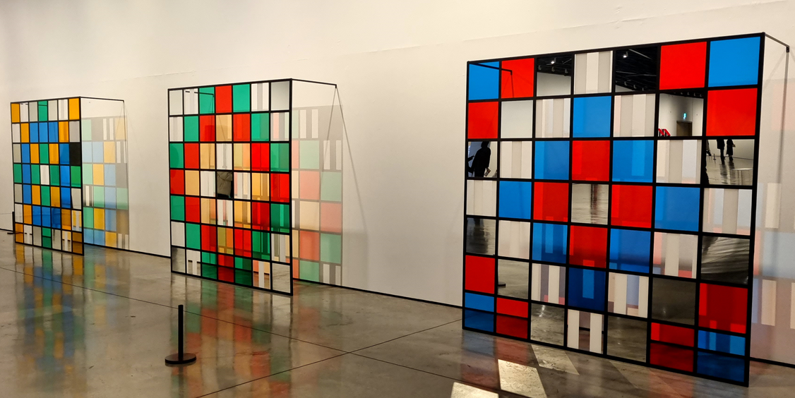 다니엘 뷔렌 전시