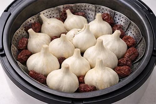밥솥에 통마늘 넣기