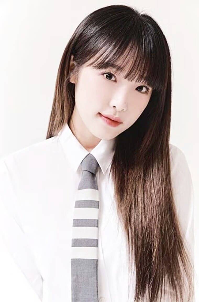 가수-최예나