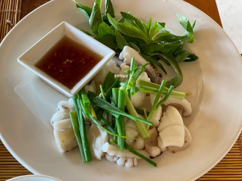 나트랑 아나만다라 올인클루시브 중식 오징어 숙회