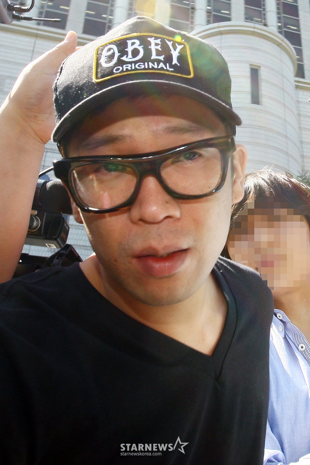 MC몽 히틀러 초상화