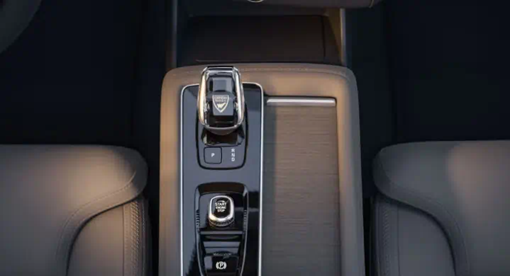 볼보 XC90 페이스리프트 2025. 제원/ 연비/가격 정보