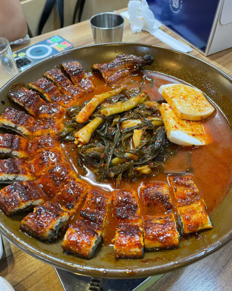 대결 맛 대 맛 파김치장어전골 vs 치즈장어피자