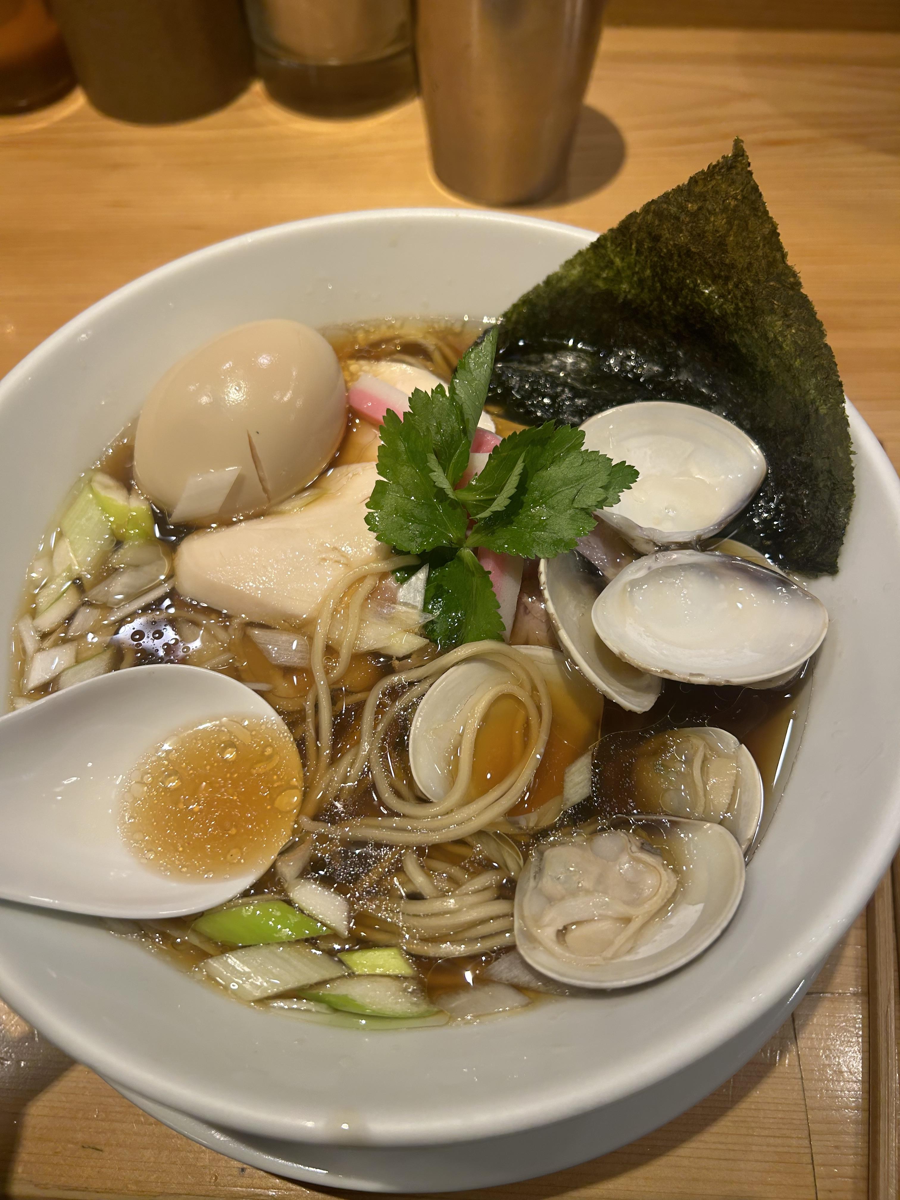 무기토오리부-긴자점-조개-라멘-모습